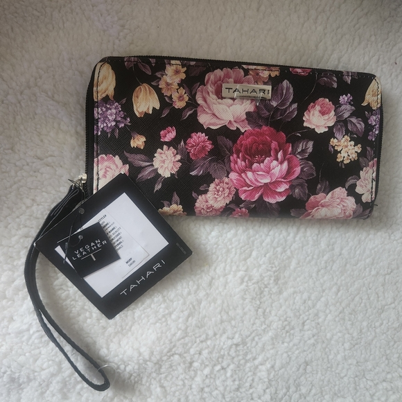 NWT Tahari zip around wristlet and wallet. - Picture 2 of 3